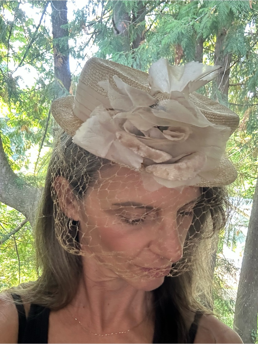 Vintage Eva Mae Cream Veiled Straw Pillbox Fascinator Hat Viel & Floral Details